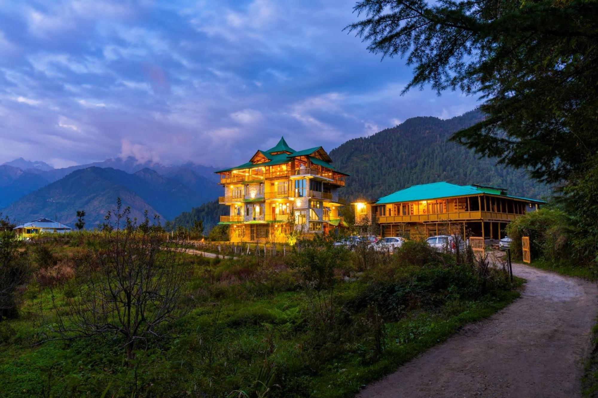 Zostel Shangarh, Kullu Sainj Bagian luar foto